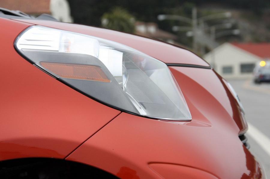 Детали экстерьера Scion iQ 2012 года  (фото 47 из 128)